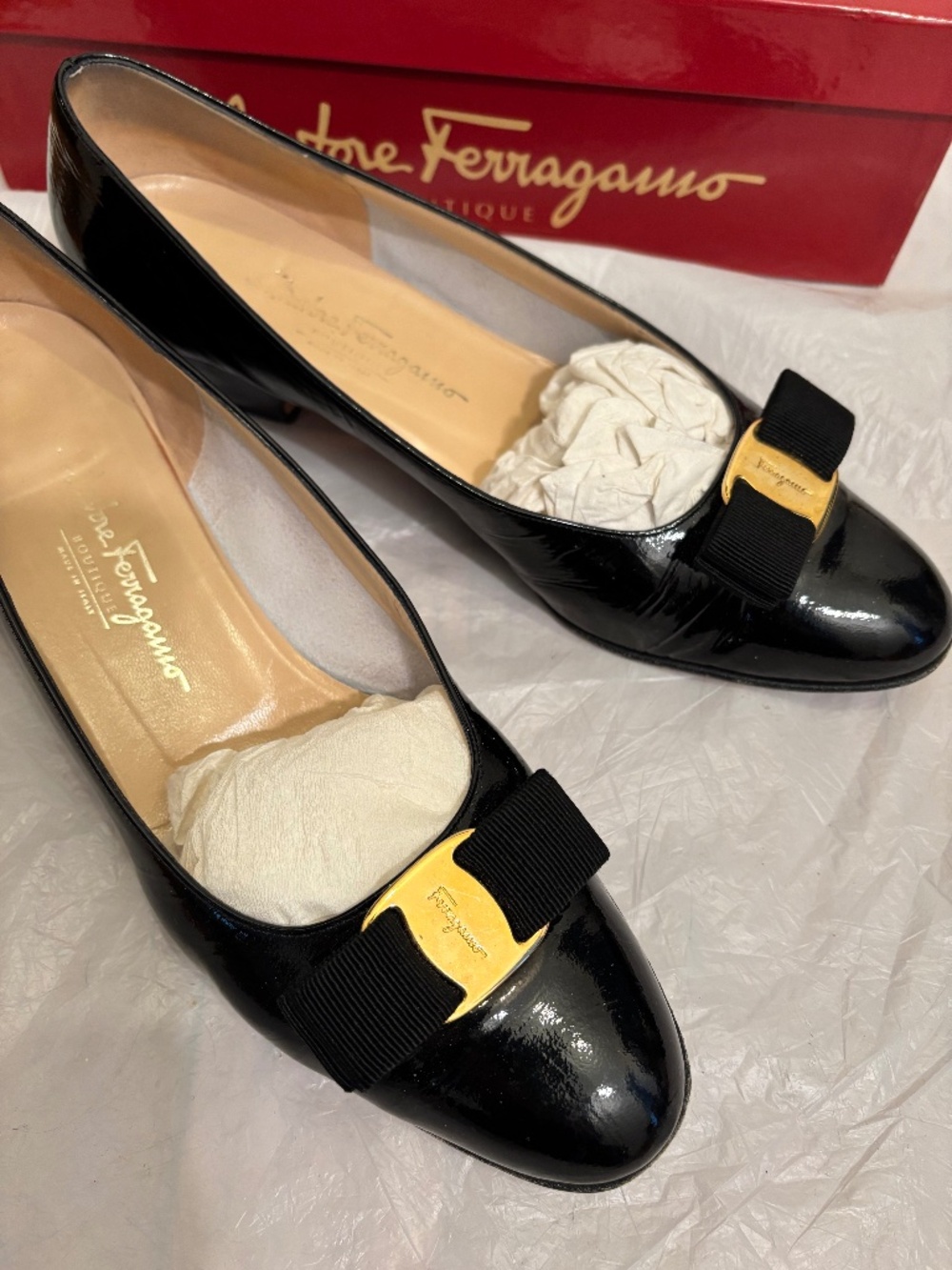 Salvatore Ferragamo Black Patent Leather Shoes Heels Pumps